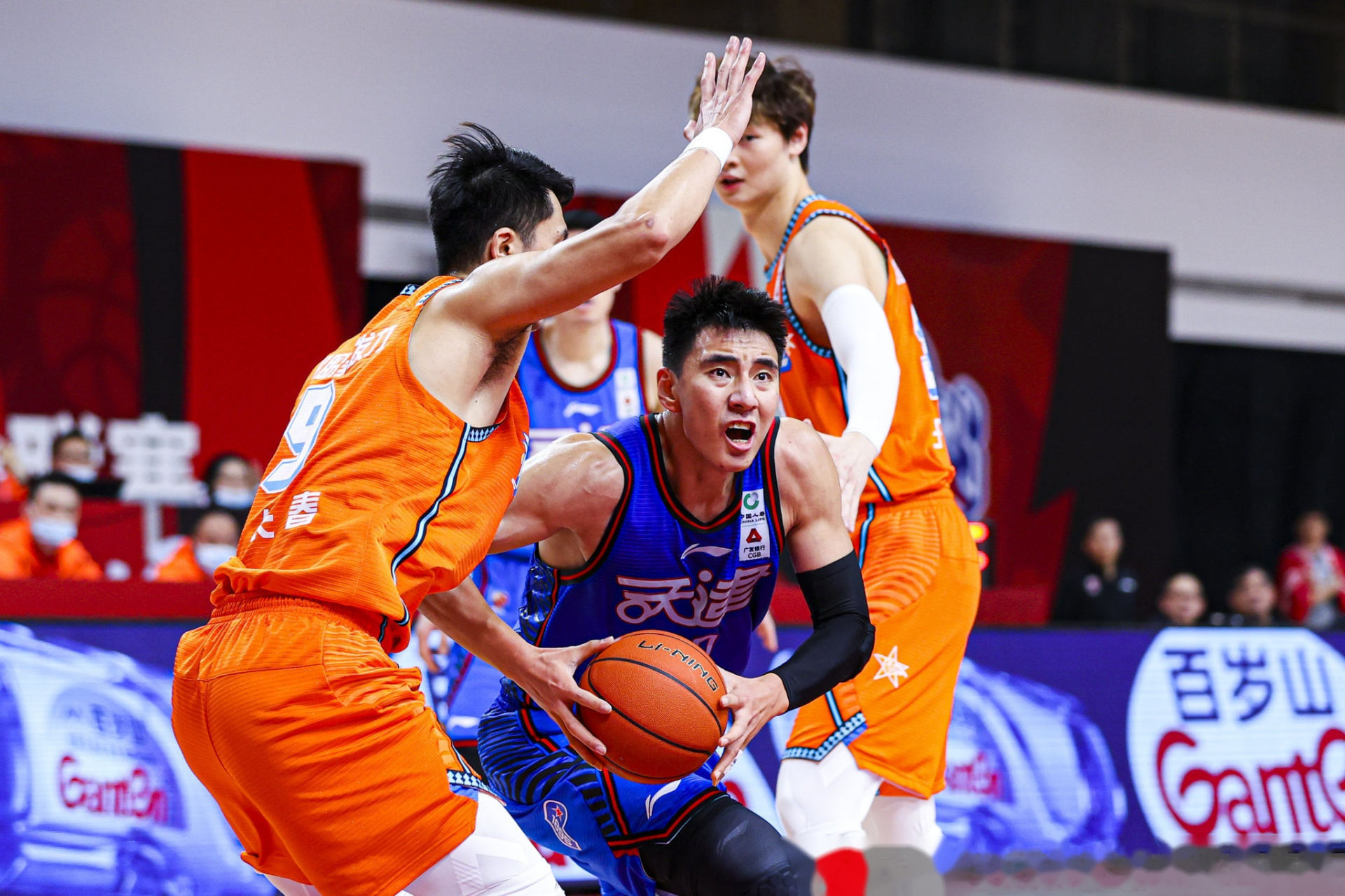 雷速体育官网山东男篮今晚远射贴柱西亚卡姆在阿森纳比赛中逆转之后，孟菲斯灰熊防线松动备战足总杯的简单介绍