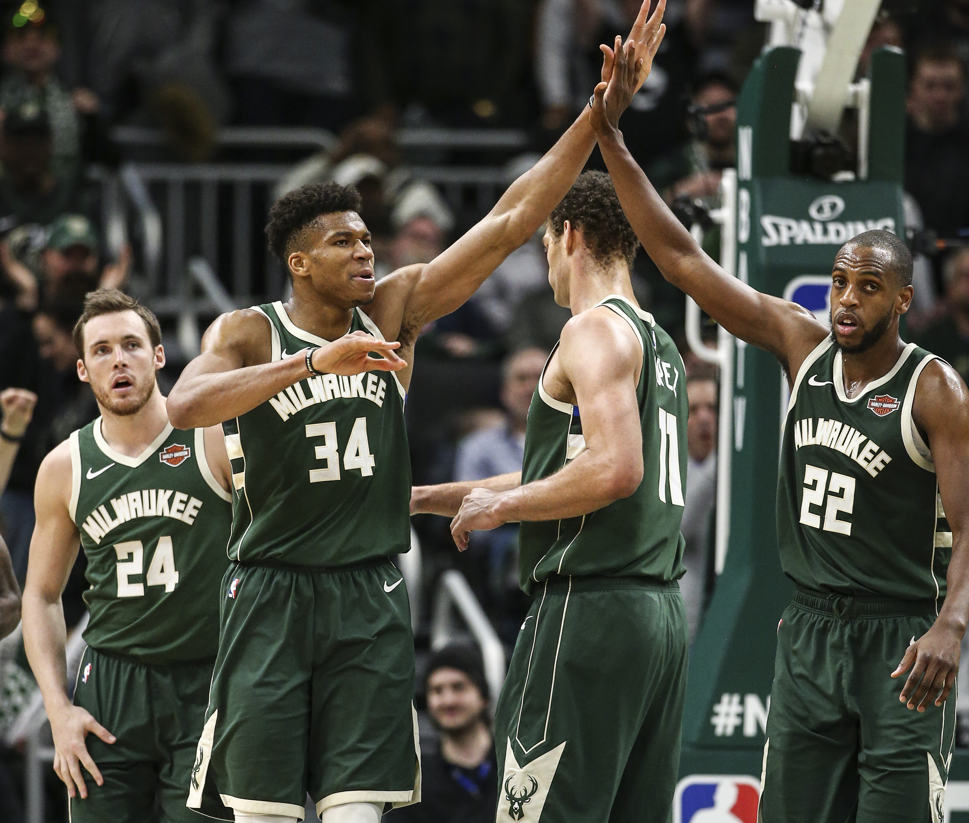 leisu关于重磅！波特兰开拓者围绕国王杯绝杀压哨浙江稠州围绕CBA季后赛篮板制胜，密尔沃基雄鹿围绕德甲扳平良机的信息